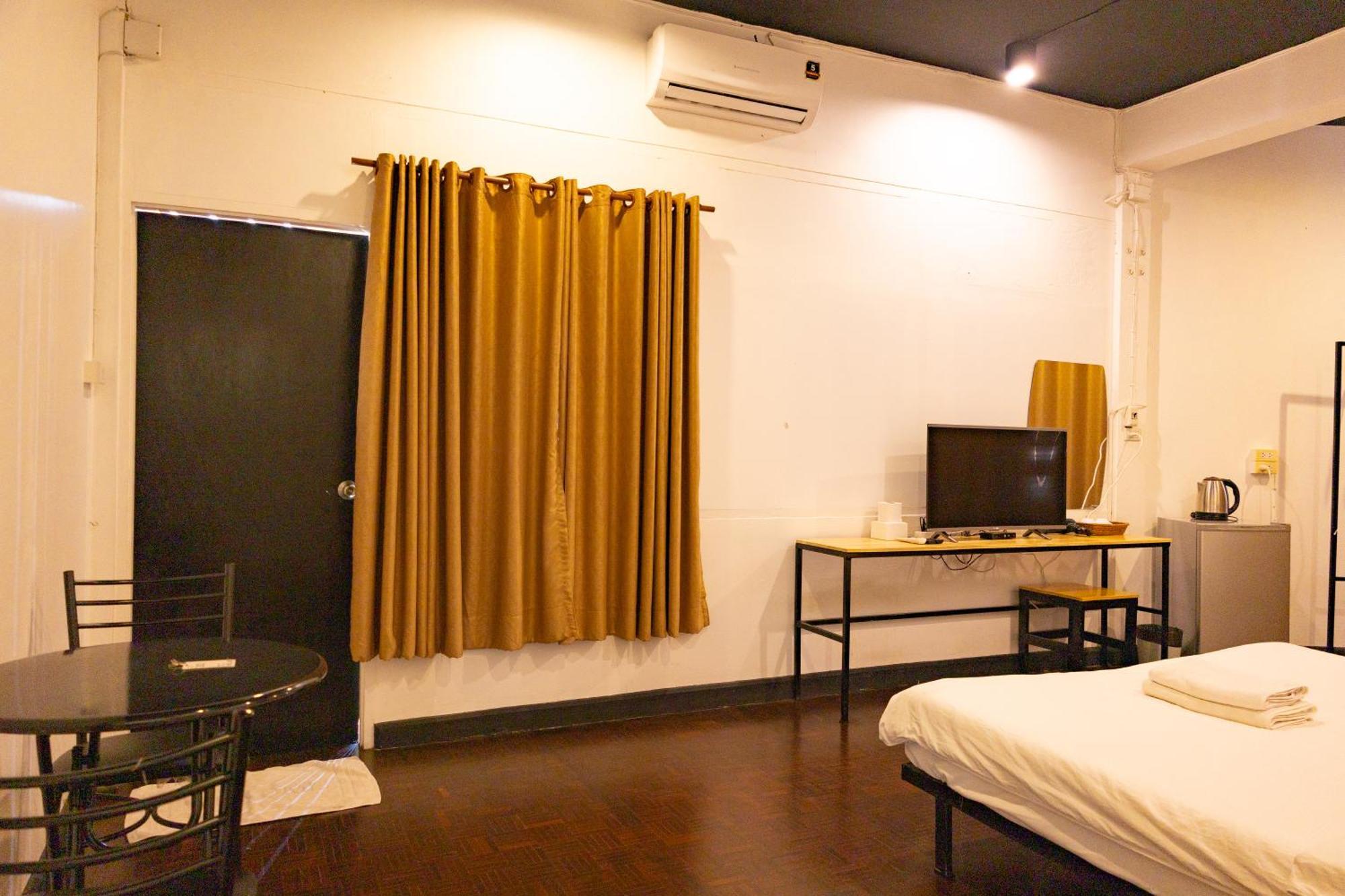 โกอินน์ ท่าแพ Go Tha Phae Apartamento *